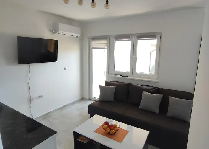 Nina 아파트 Ostrovo