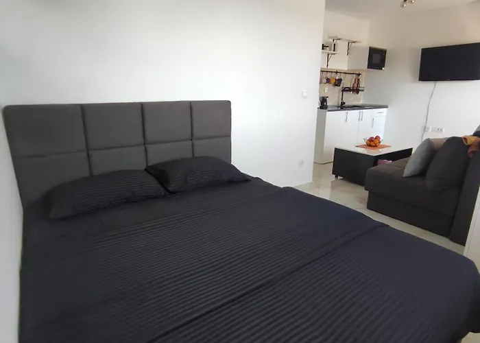 Nina 아파트 Ostrovo