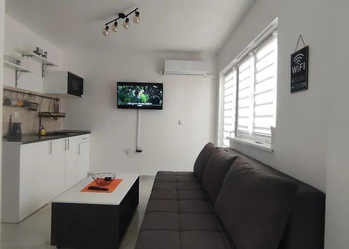 Nina 아파트 Ostrovo